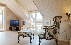 TV, DVD player, aparelho de som