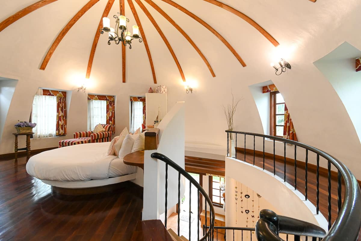 deluxe room | 1 bedroom, premium bedding, free minibar, in-room safe