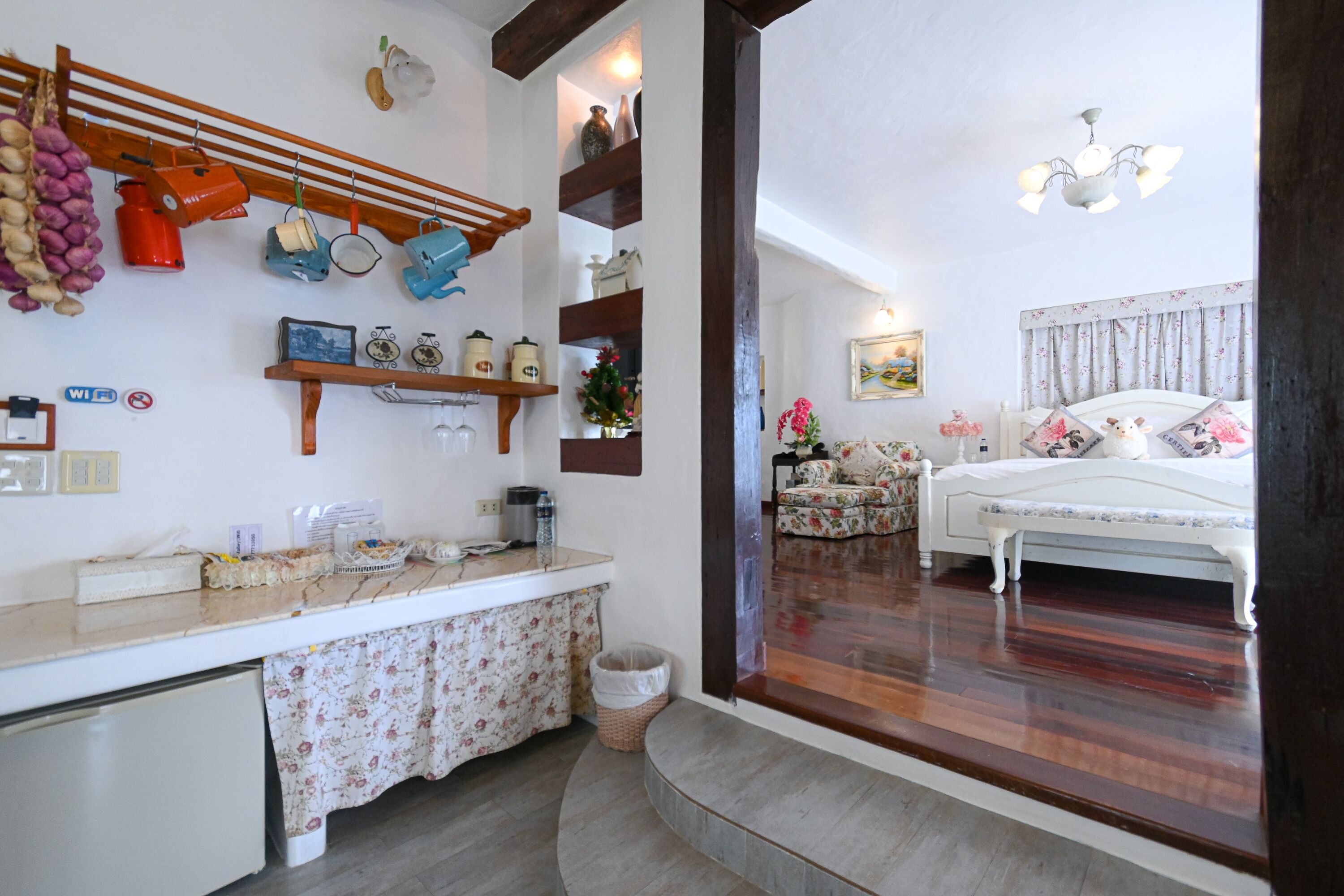 deluxe room | 1 bedroom, premium bedding, free minibar, in-room safe