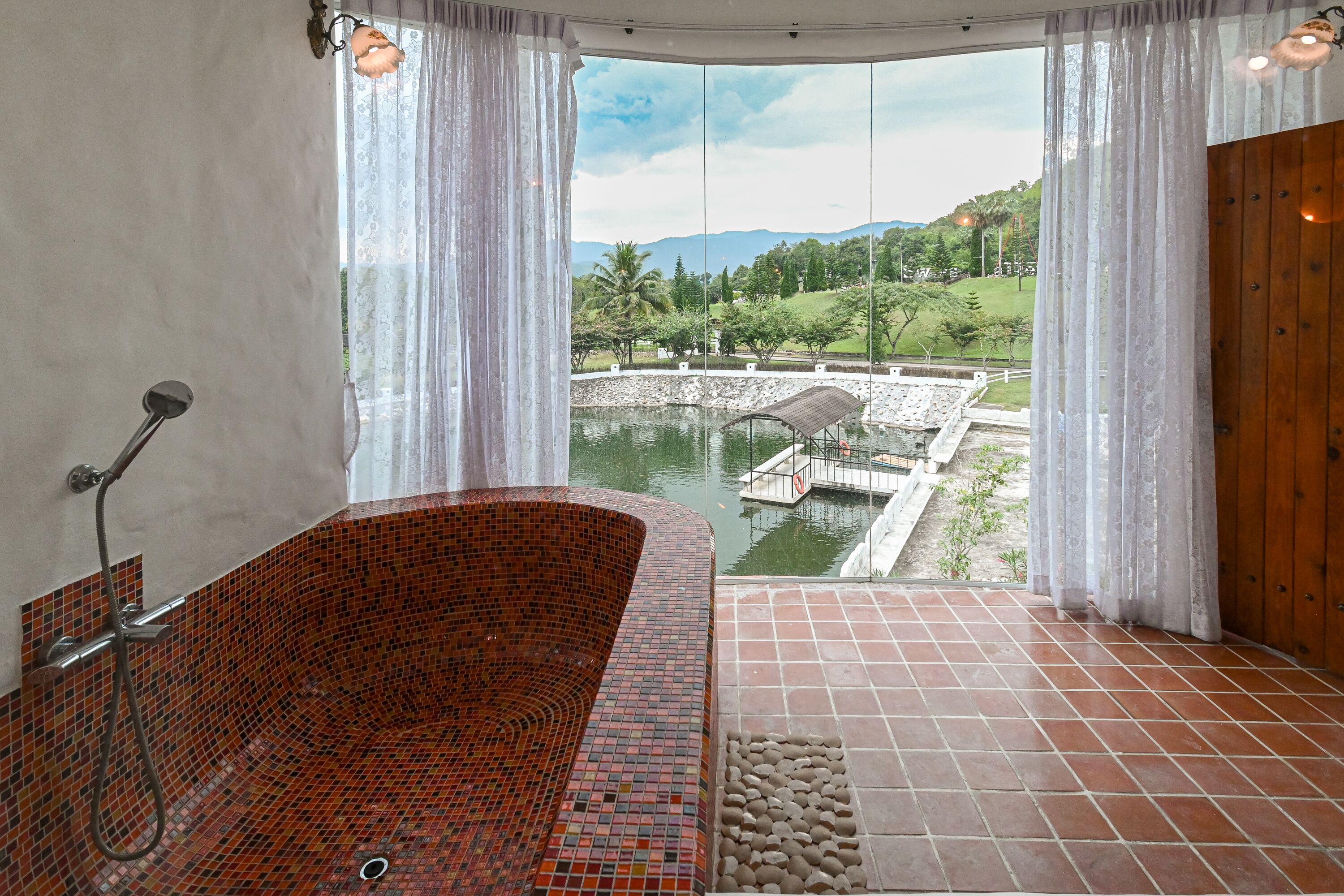 deluxe room | garden view