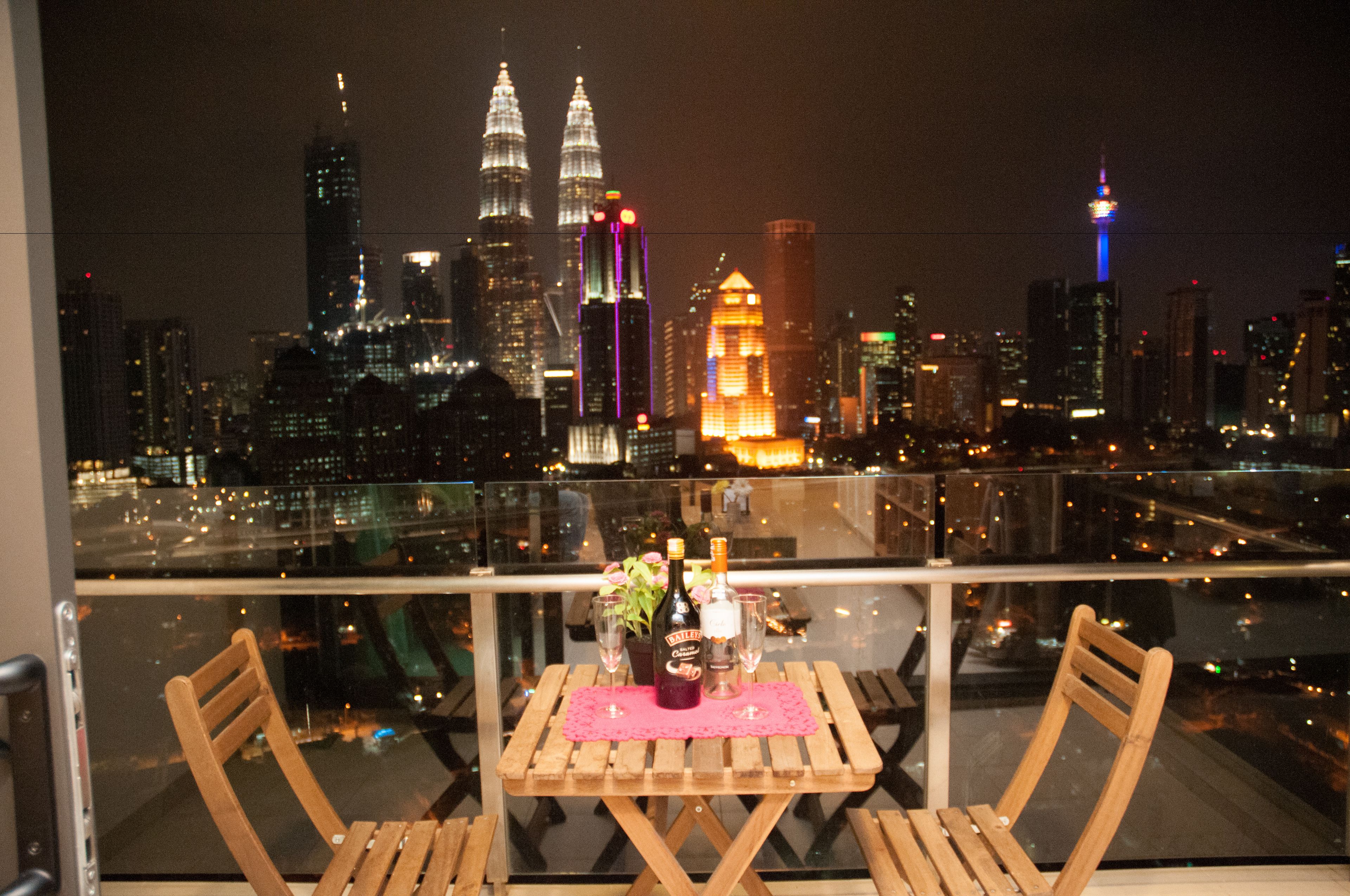 Luxury Apartment, 2 Bedrooms, Accessible, City View | Pemandangan dari bilik