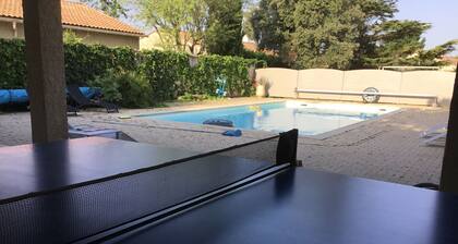 Provençal farmhouse with swimming pool and stunning view