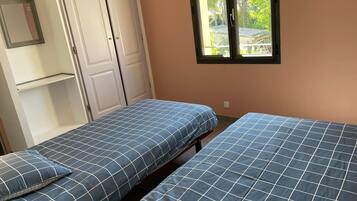 3 soverom, strykejern/-brett, reiseseng for barn og wi-fi