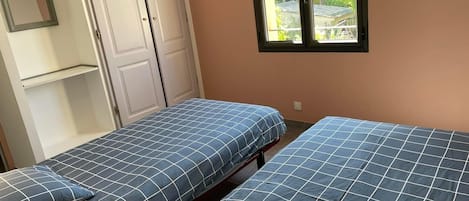 3 bedrooms, iron/ironing board, travel cot, WiFi