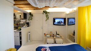 客房内保险箱、免费 WiFi、床单