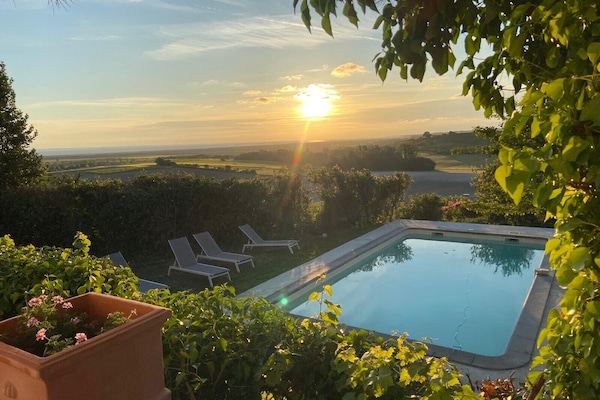 vue de la piscine depuis la terrasse