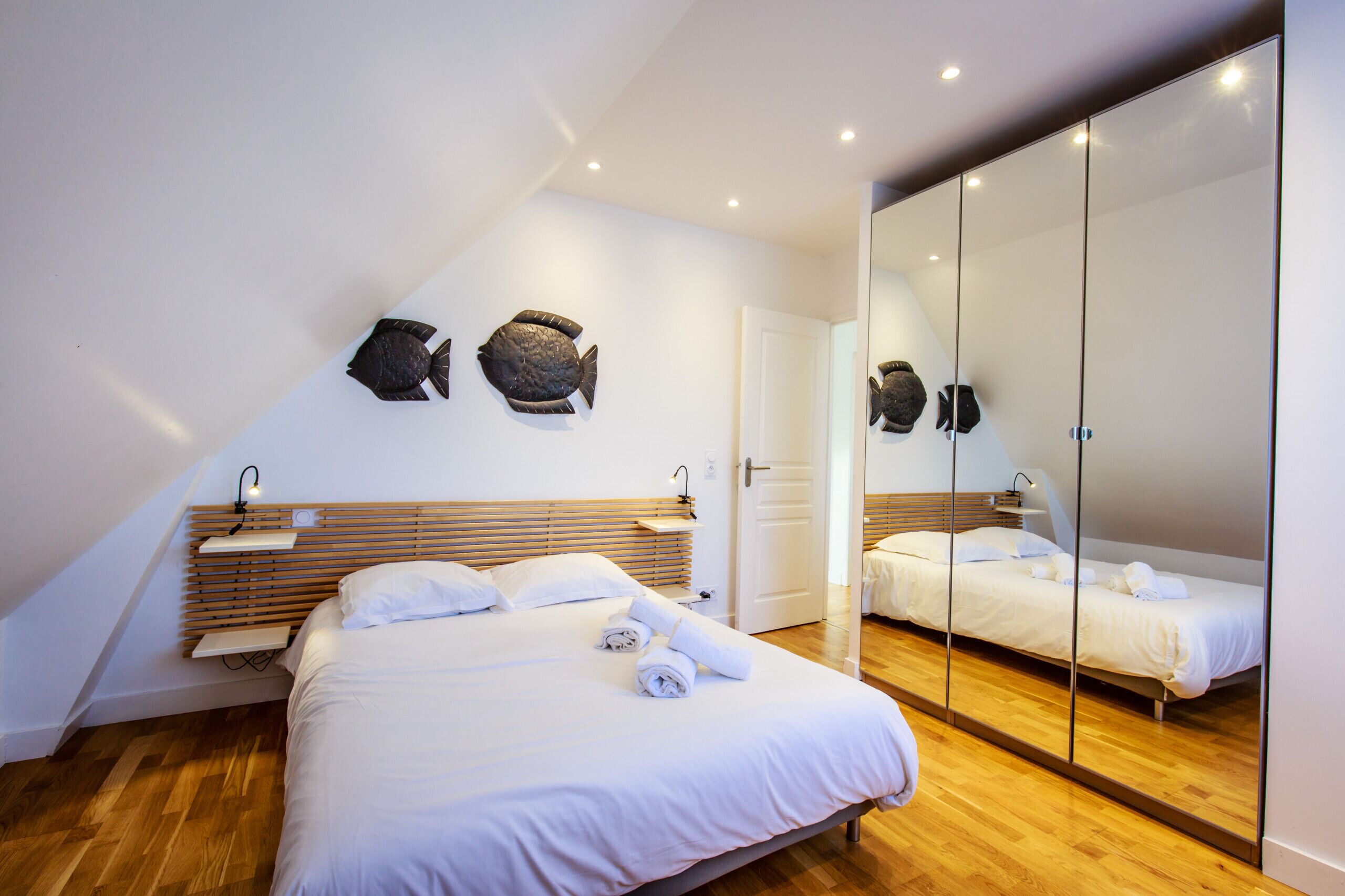 4 chambres, fer et planche à repasser, Wi-Fi gratuit, draps fournis