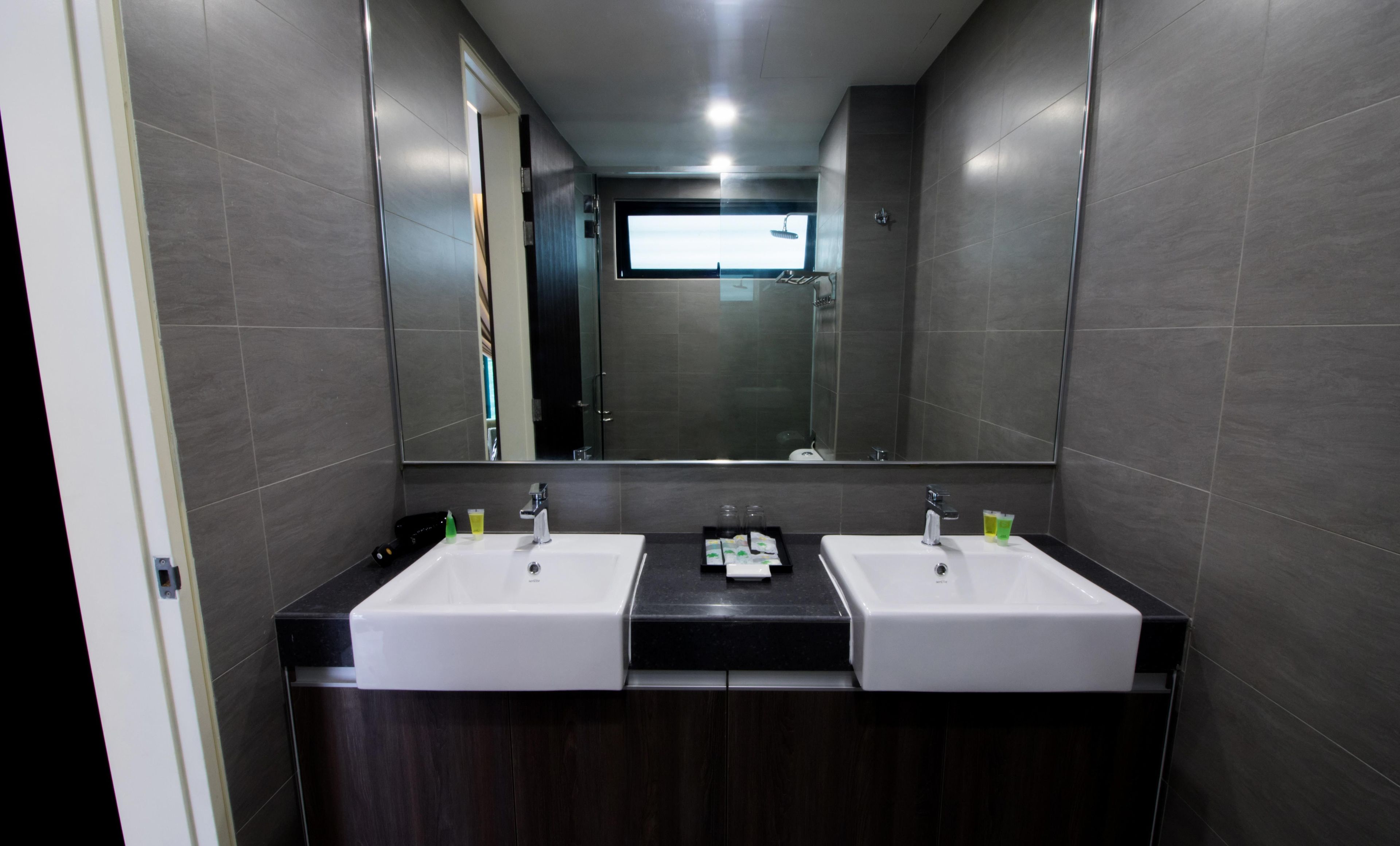 family suite | bathroom sink