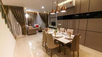 Family Suite | In-room dining