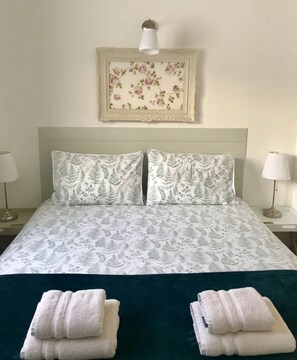 1 chambre, fer et planche à repasser, lit parapluie, Wi-Fi gratuit