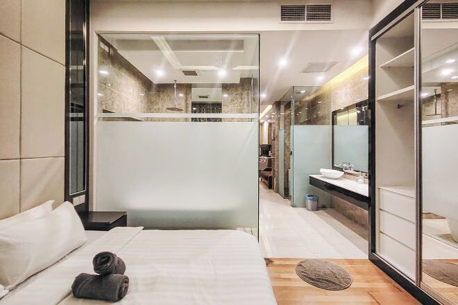 In-room safe, desk, iron/ironing board, free WiFi