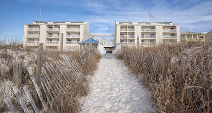 Studio - A Barefoot Walk To Gulf Beach-Free Wifi QUEEN - Keyless Entry