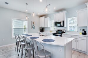 Fridge, microwave, oven, stovetop - Paradise in Perdido Key! (Pensacola)