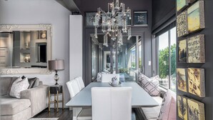 Dining - Luxury Waterfront Penthouse -Downtown Kelowna!  (Kelowna)