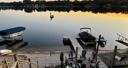 This spacious cottage with a hot tub is the perfect spot for a family vacation.