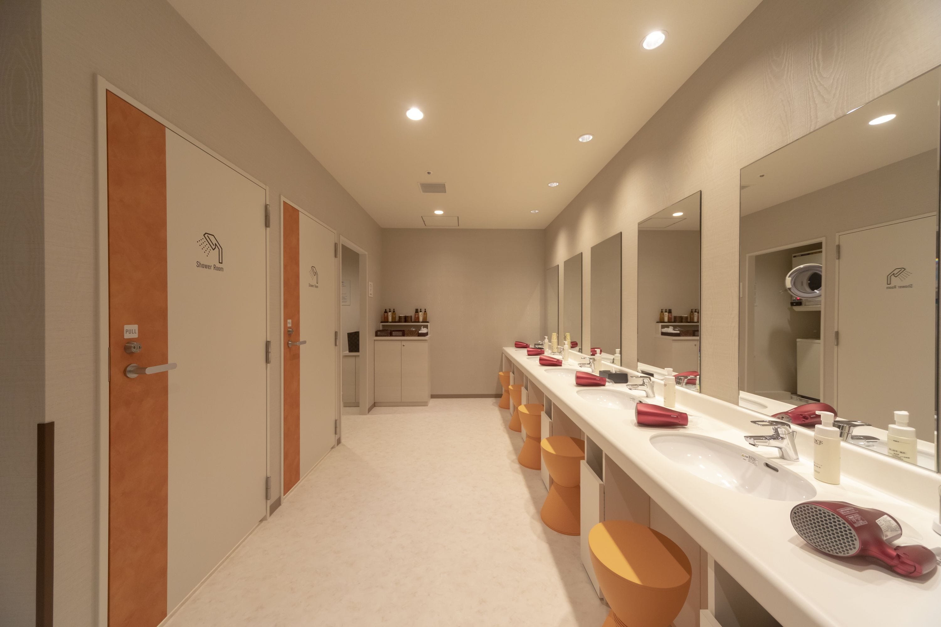 shower, free toiletries, towels