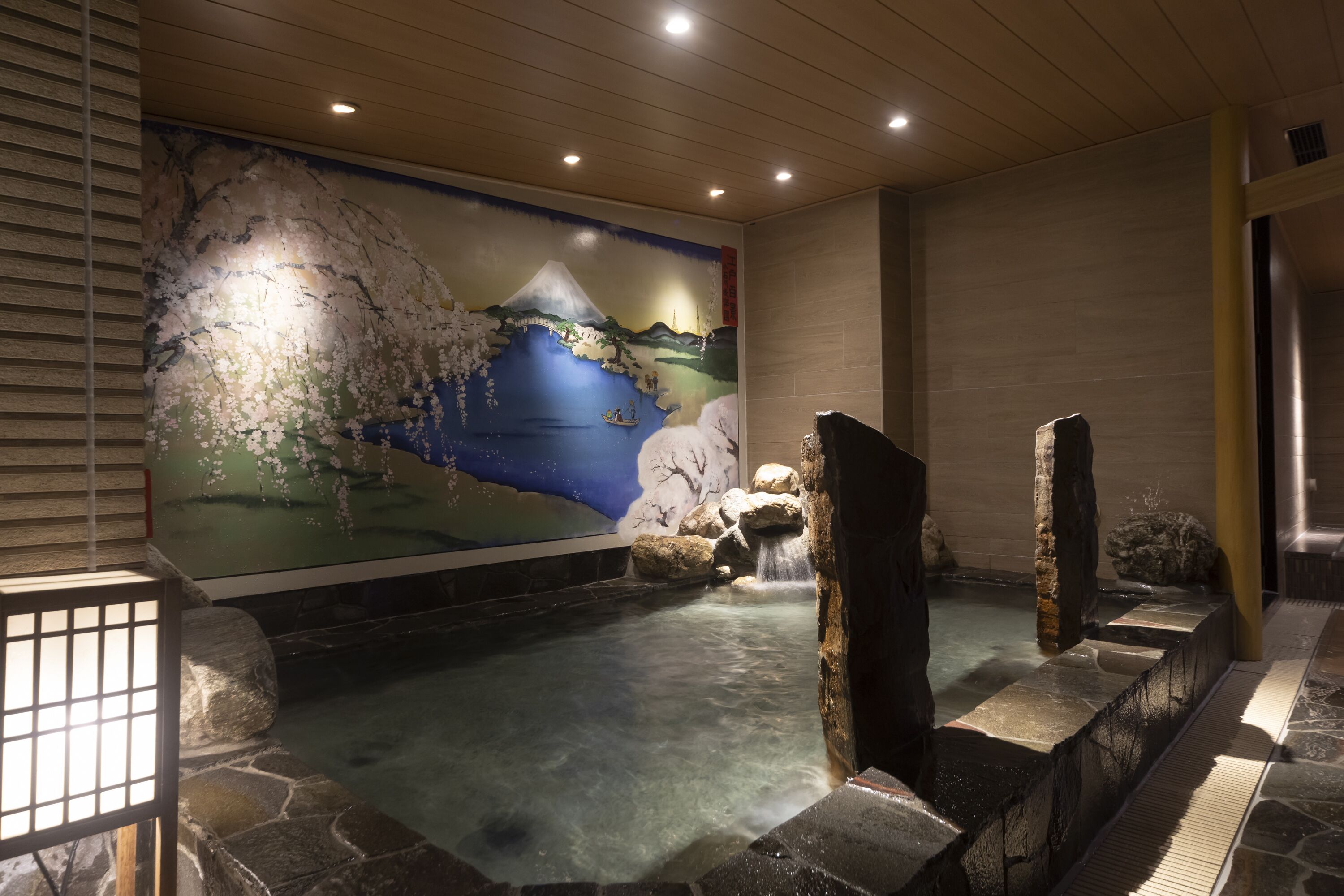 indoor spa tub
