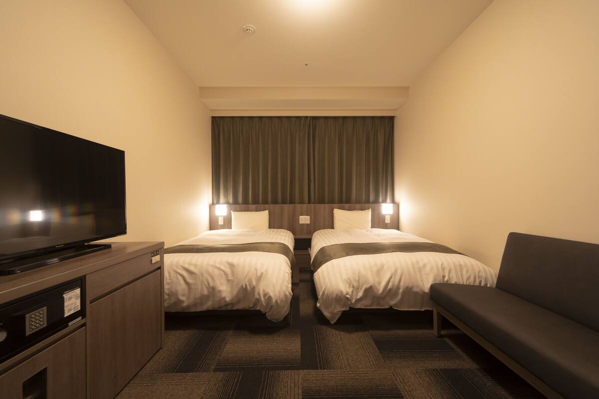 Coffres-forts dans les chambres, bureau, Wi-Fi gratuit, draps fournis
