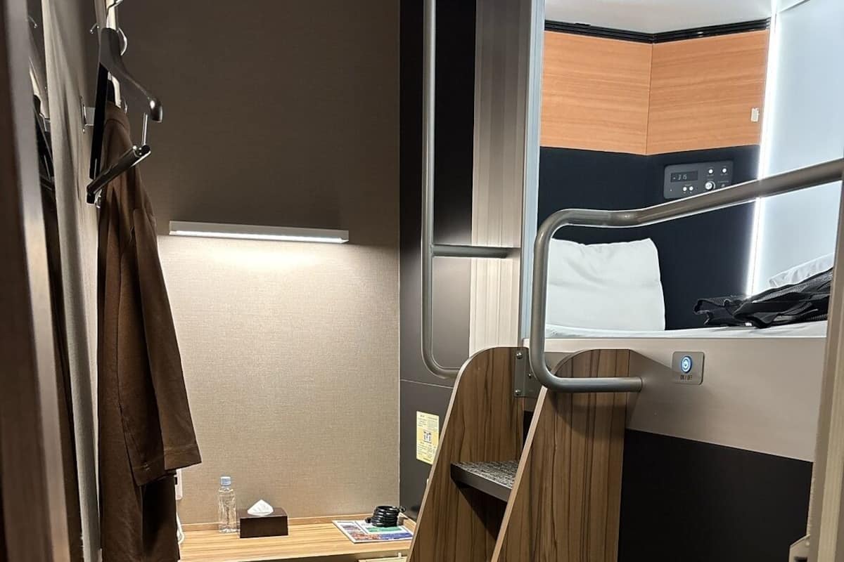 Men Only, Upper Cabin | In-room safe, desk, free WiFi, bed sheets