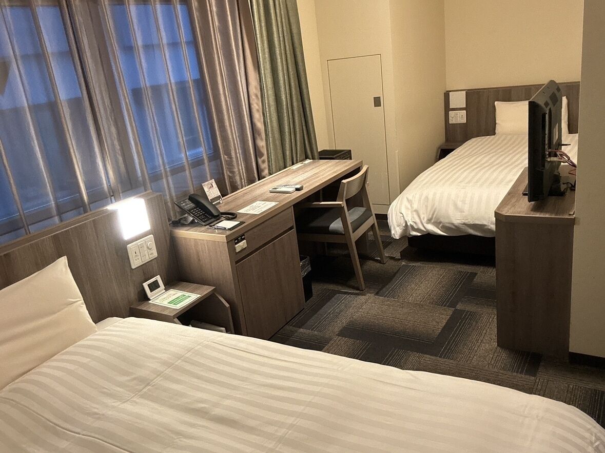 双床房, 无烟房 (Designers) | 客房内保险箱、办公桌、免费 WiFi、床单