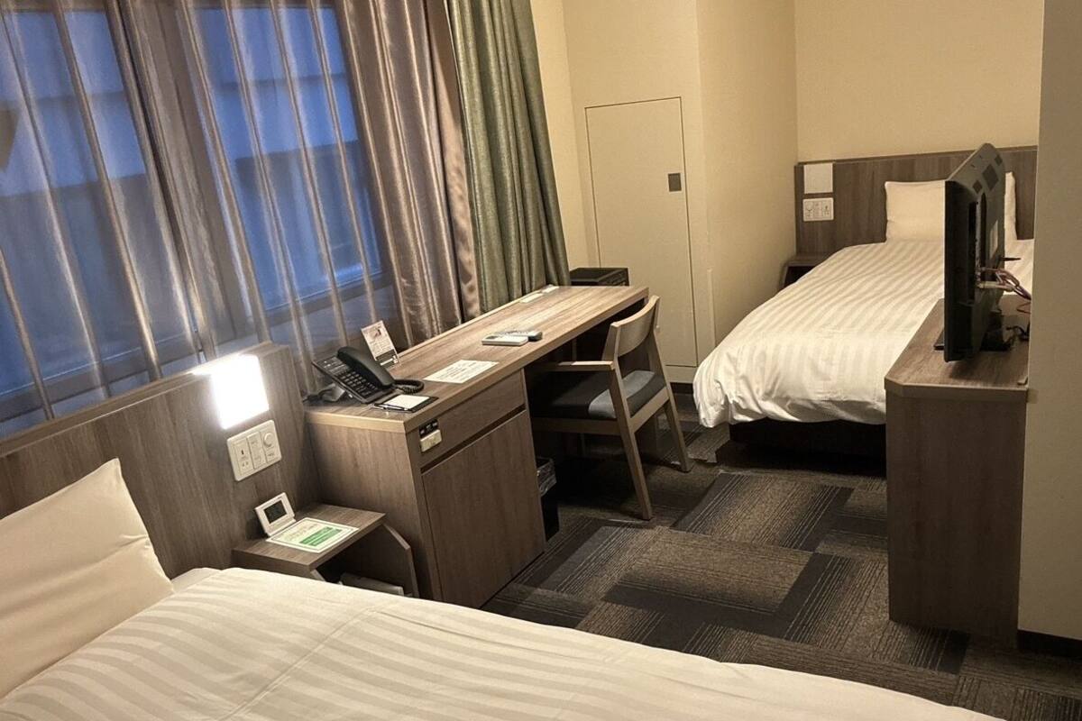Coffres-forts dans les chambres, bureau, Wi-Fi gratuit, draps fournis