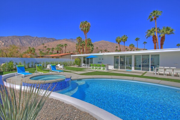 Outdoor pool, a heated pool - Limoncello Mid-Century Modern Sanctuary (Palm Springs)
