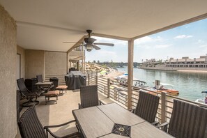 Outdoor dining - Kings View Waterfront Condo  (Lake Havasu)