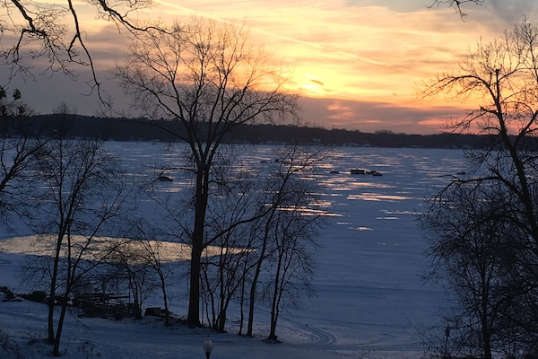 Winter sunset
Ice fishing