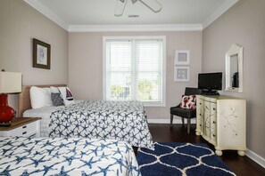 4 bedrooms, WiFi, bed sheets