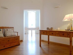 Minibar, in-room safe, free WiFi, bed sheets - B&B Suite Home Dimora di Charme (Trani)