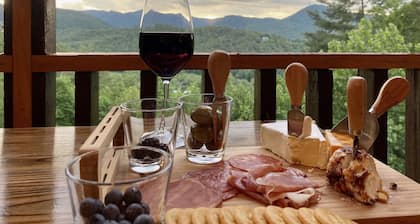 Luxury MtnTop Gated Home with AWESOME VIEWS Private AND convenient