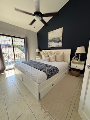 2 bedrooms, in-room safe, desk, iron/ironing board