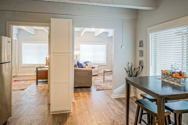 Interior - Vacation Safely!  2BR/1.5ba Professionally Cleaned (Albuquerque)