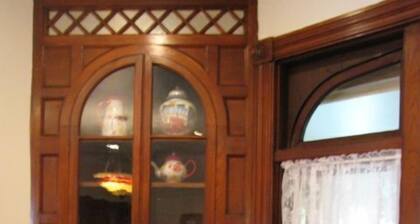 Historiallinen sisällissodan talo, hyvä perhelomailuun.