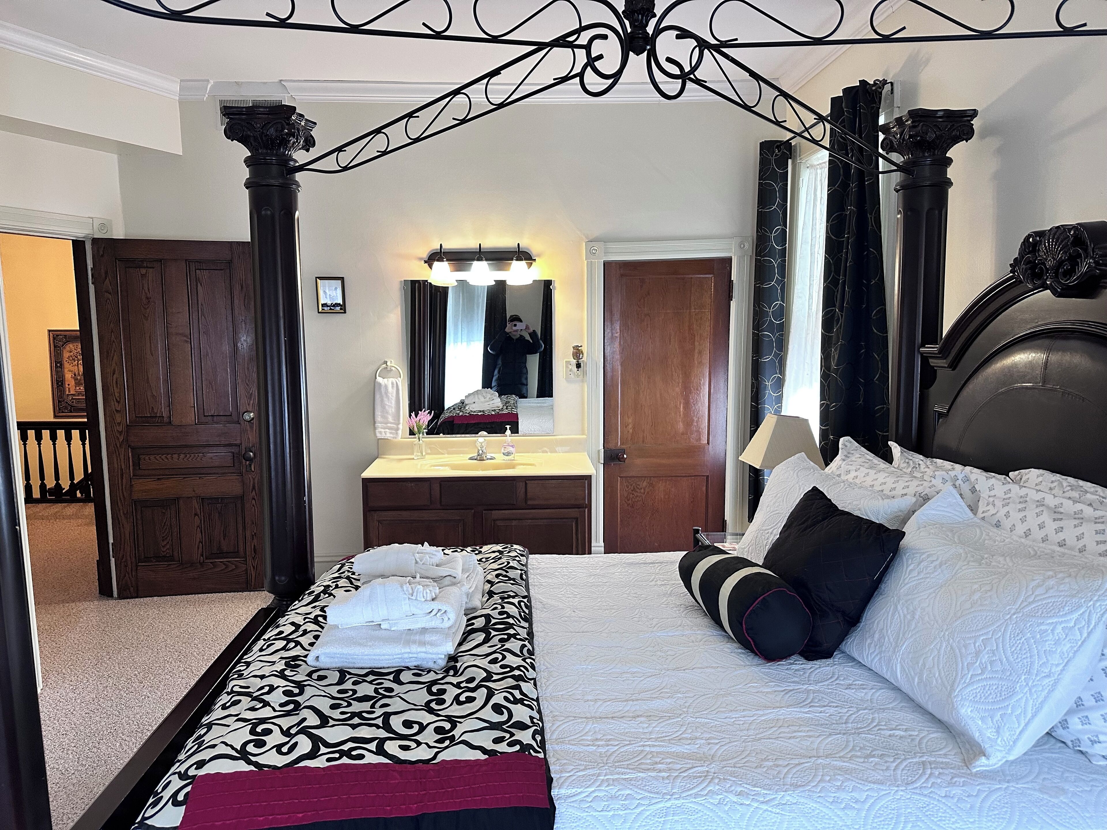 4 chambres, fer et planche à repasser, Wi-Fi gratuit, draps fournis