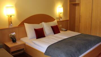 Hypo-allergenic bedding, down duvets, individually furnished, desk