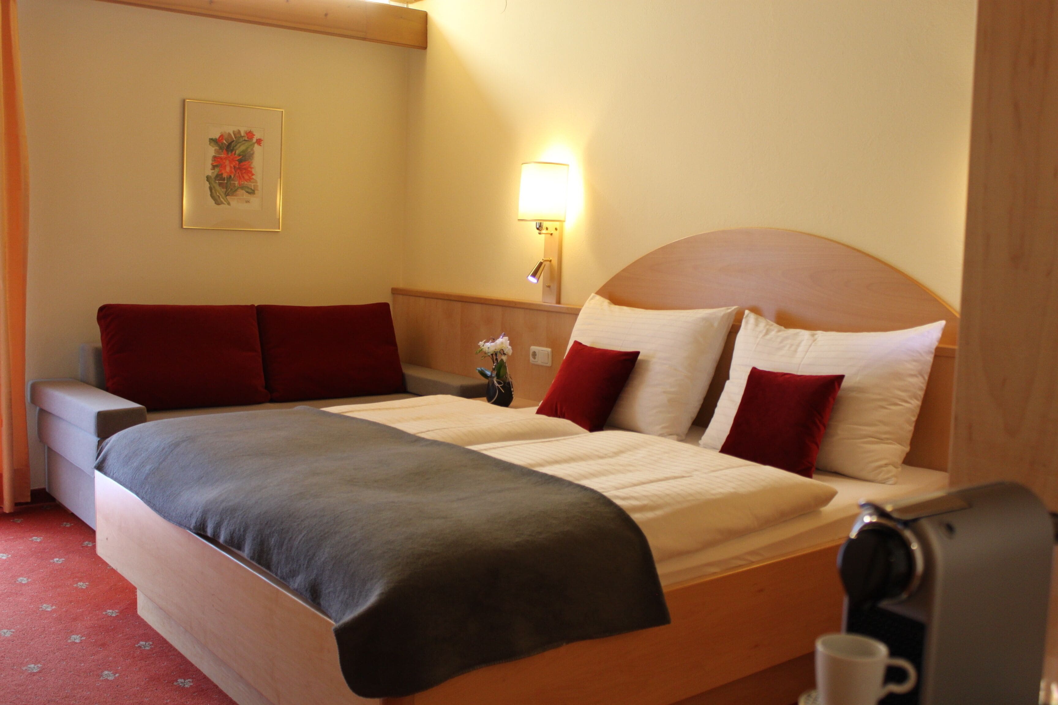 低過敏寢具、羽絨被、布置獨特、書桌