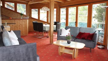 Penthouse Panorama Apartment | Living room | Flat-screen TV