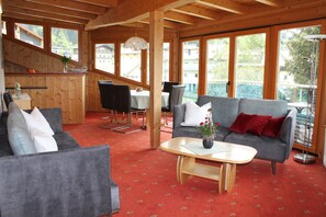 全景頂樓客房, 3 間臥室, 非吸煙房 (Apartment) | 客廳 | 平面電視