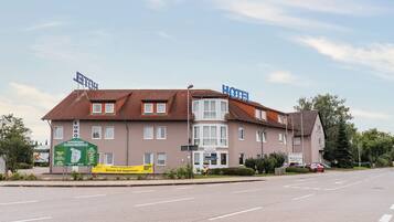 Façana frontal de l'allotjament