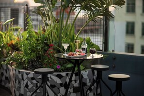 Bar junto a la piscina