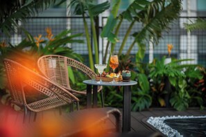 Poolside bar - Grand Cititel Hanoi Hotel & Spa (Hanoi)