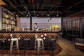 Poolside bar - Grand Cititel Hanoi Hotel & Spa (Hanoi)