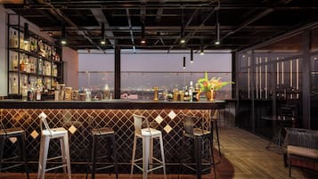 Bar junto a la piscina