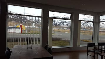 Apartemen, 3 kamar tidur, patio | Pemandangan dari kamar