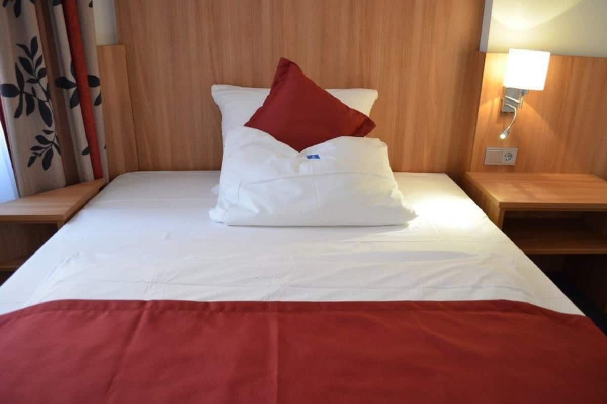 In-room safe, desk, iron/ironing board, WiFi (free)