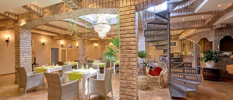 Daily buffet breakfast (EUR 12.80 per person)