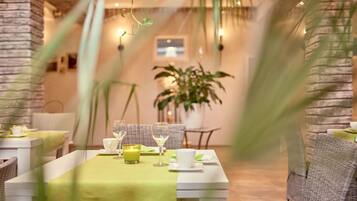 Daily buffet breakfast (EUR 12.80 per person)