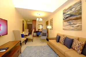 43-inch flat-screen TV with cable channels, TV - One Central Hotel (Cebu City)