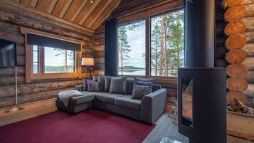 Log Cabin | Laptop workspace, cots/infant beds, bed sheets